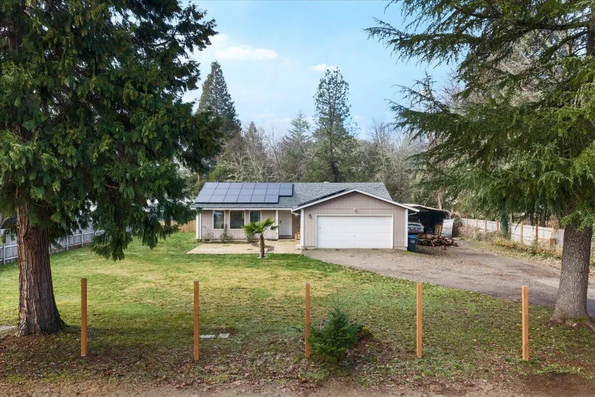 310 S Kerby, Cave Junction, OR 97523 - Image #1