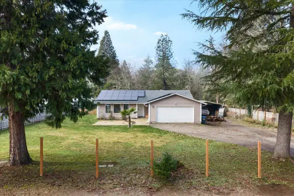 310 S Kerby, Cave Junction, OR 97523
