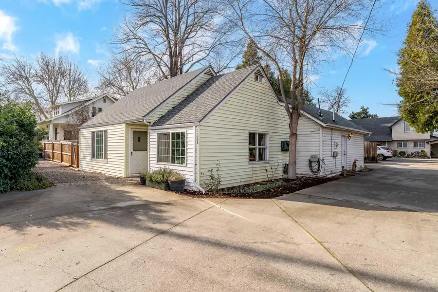 1288 S Columbus, Medford, OR 97501 - Image #2