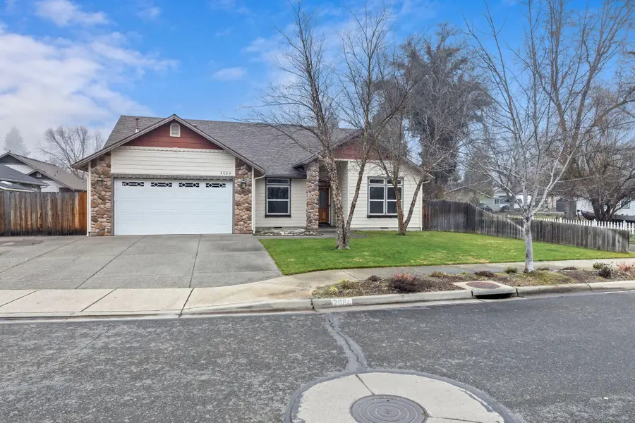 2084 SW Ford, Grants Pass, OR 97526 - Image #2