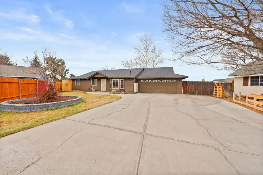 3169 SW Reindeer Court, Redmond, OR 97756 - Image #3