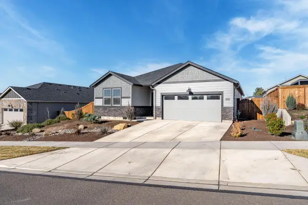 3265 Broken Top Way, Medford, OR 97504