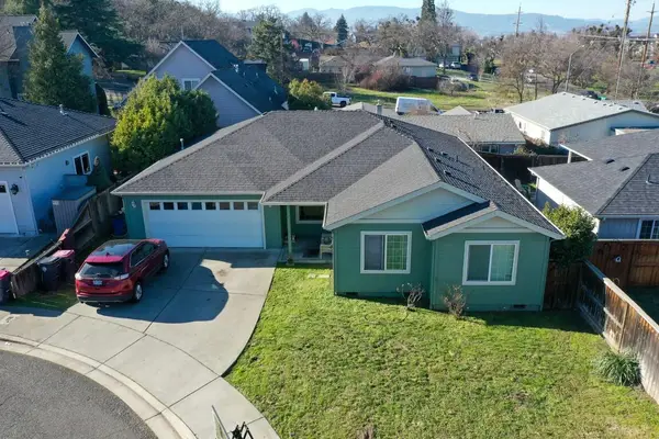 977 Garden Springs Circle, Medford, OR 97504