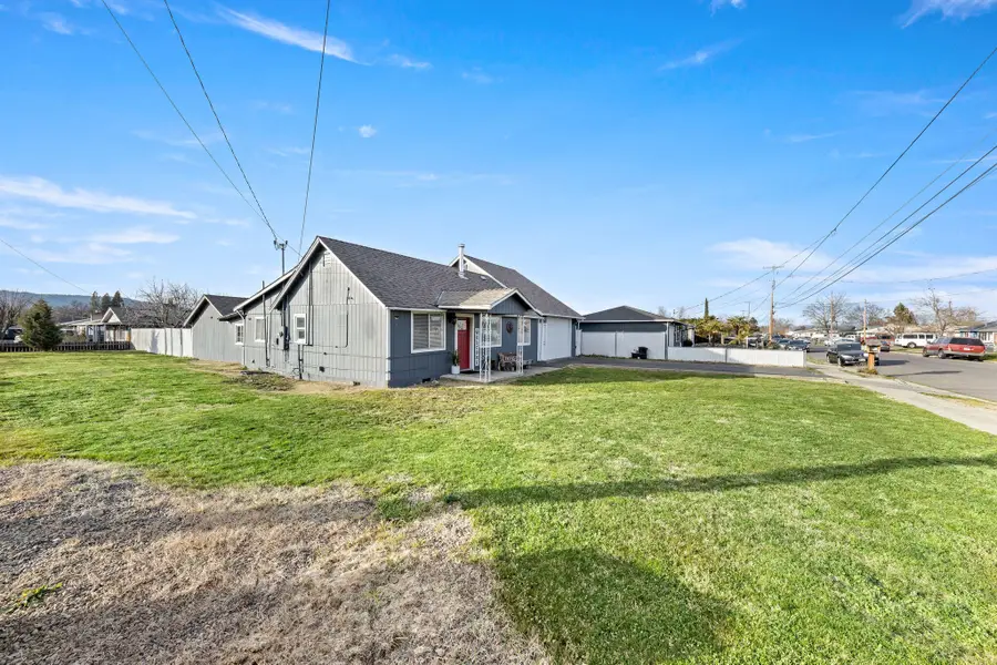 2817 Howard Avenue, Medford, OR 97501 - Image #3