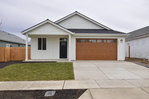 2352 SW 25th Street, Redmond, OR 97756