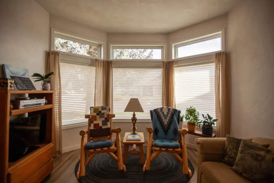 1430 Yellowstone Avenue, Medford, OR 97504 - Image #3