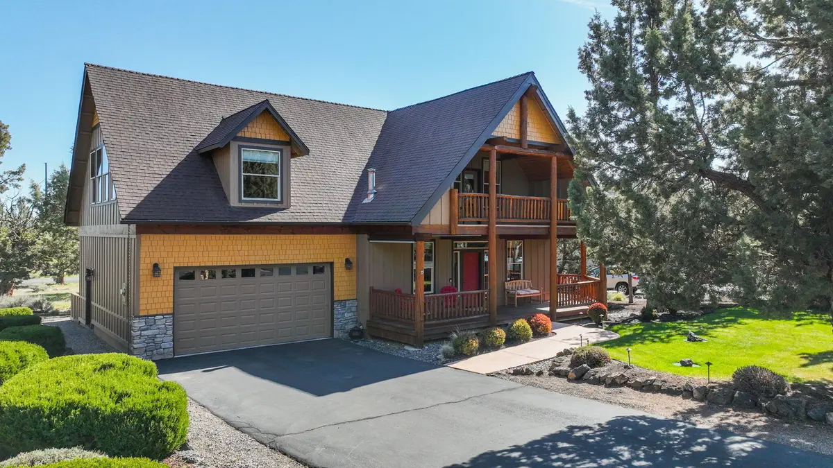 10175 Juniper Glen Circle, Redmond, OR 97756 - Image #1