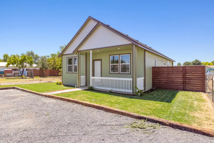 330 N Elm Street, Merrill, OR 97633 - #2