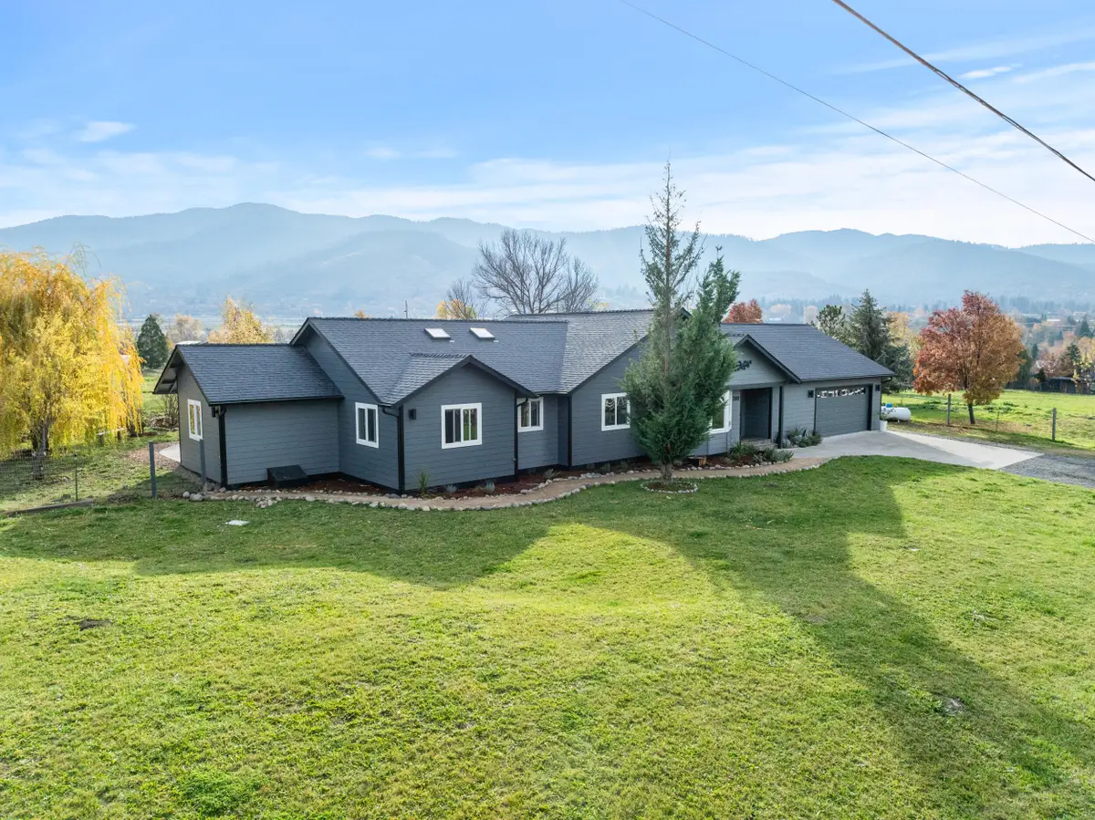 288 Maywood Way, Ashland, OR 97520 - Image #1