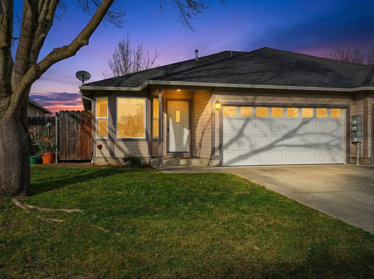 3174 Forest Hills Drive #B, Medford, OR 97504 - Image #1