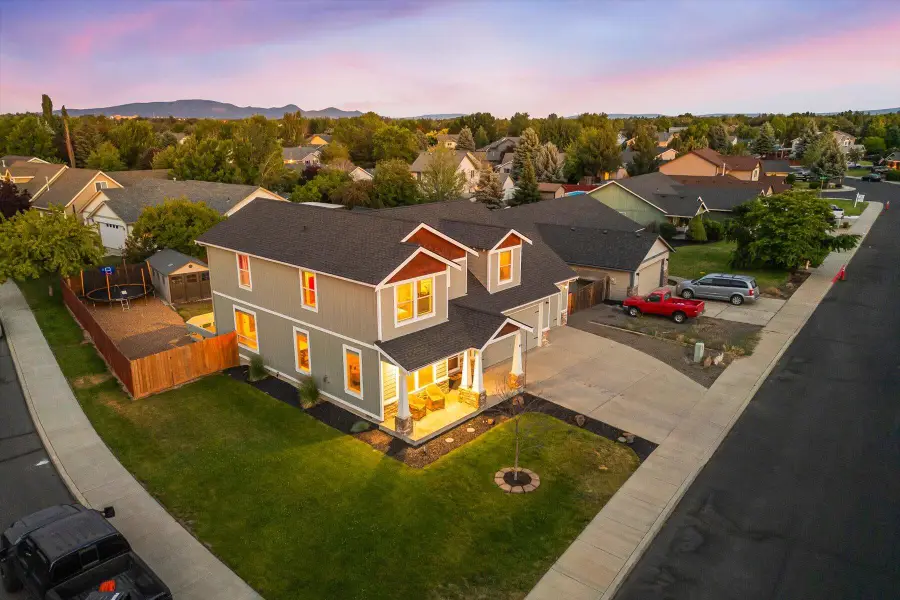 2228 NW 22nd Street, Redmond, OR 97756 - Image #2