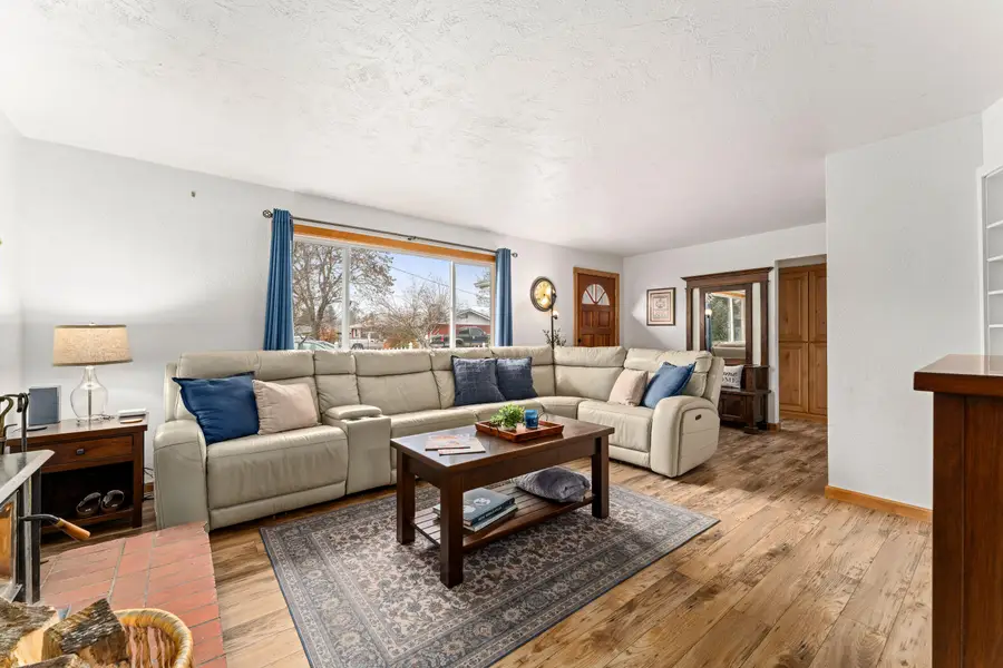 1145 SW Louise Circle, Grants Pass, OR 97526 - Image #2