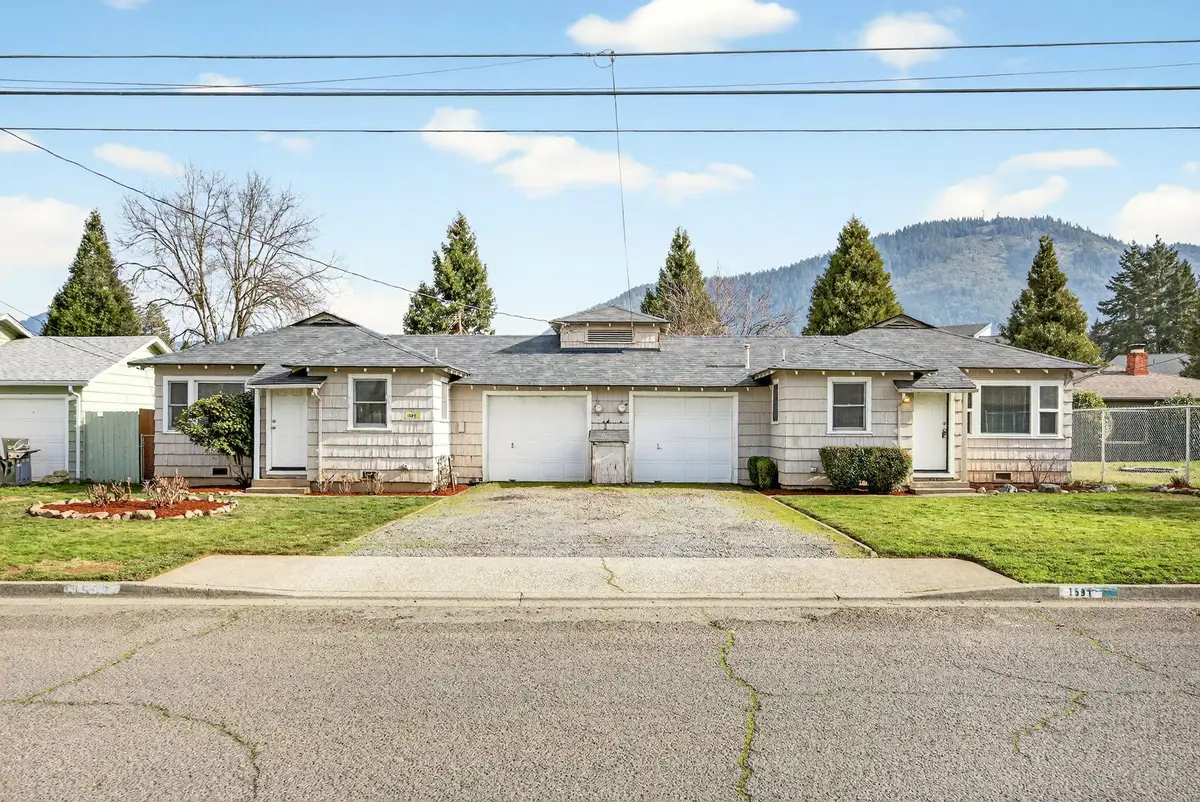 1595 Cloverlawn Drive, Grants Pass, OR 97527 - Image #1