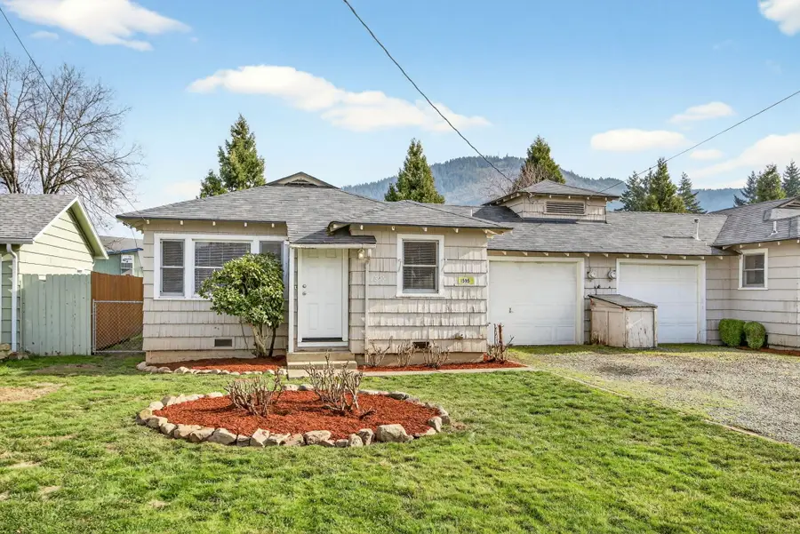 1595 Cloverlawn Drive, Grants Pass, OR 97527 - Image #2