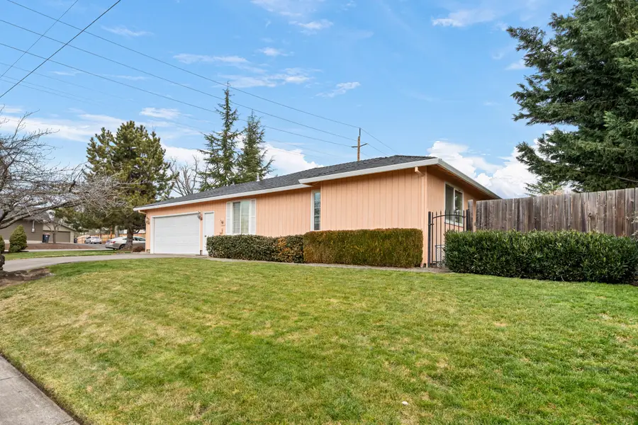 3402 Lone Pine Road, Medford, OR 97504 - Image #3