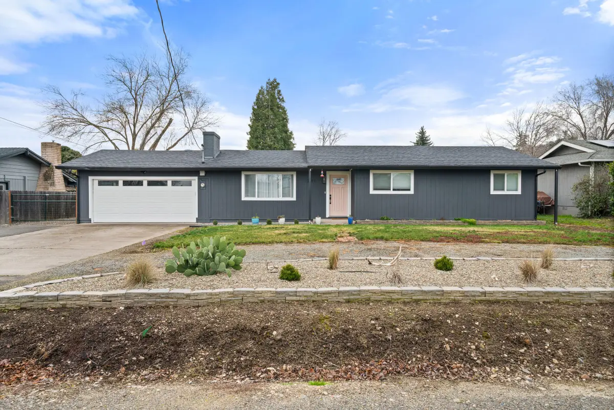 2011 Archer Drive, Medford, OR 97501 - Image #1