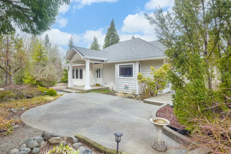 353 Hixson Drive, Grants Pass, OR 97526 - Image #3