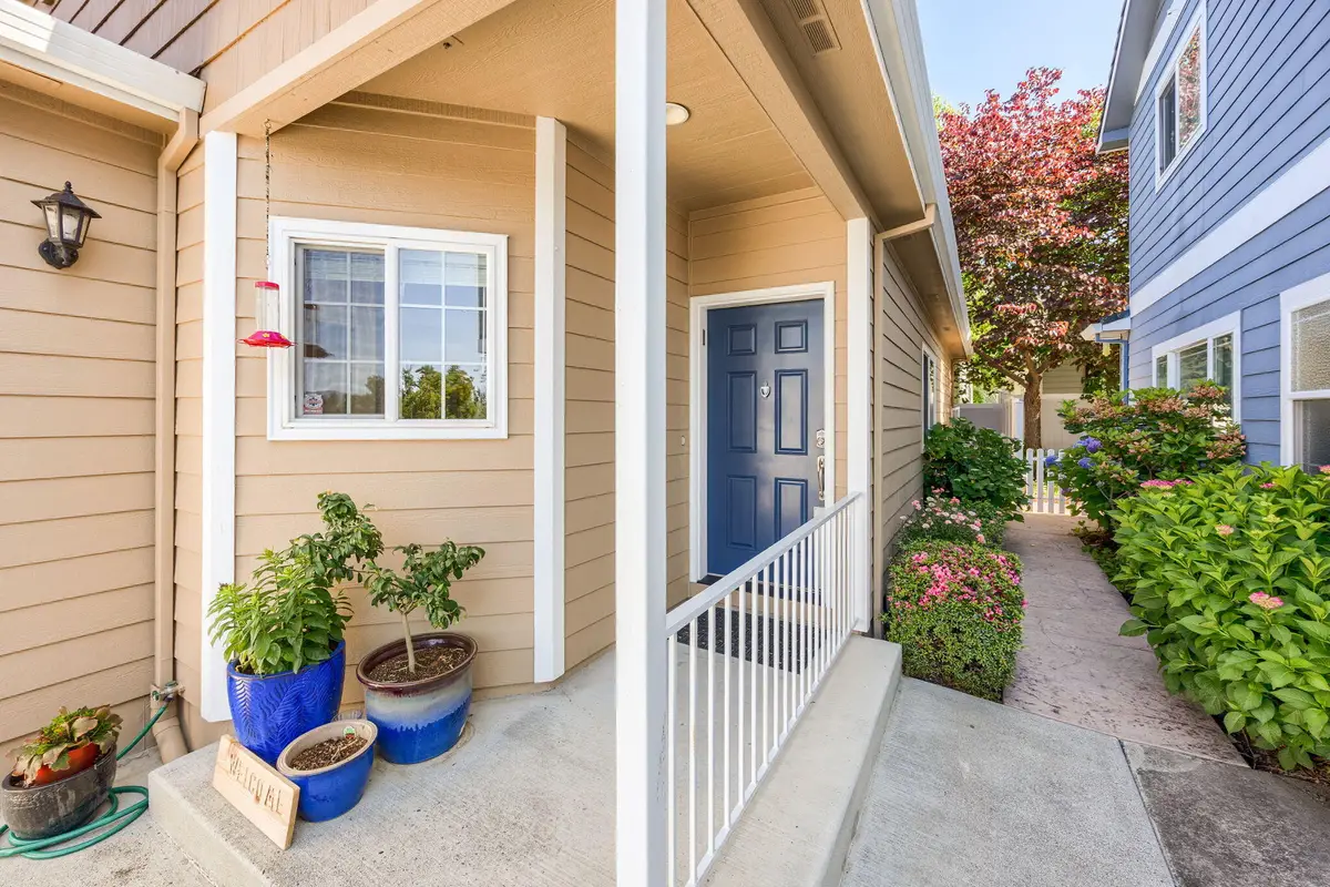 2096 Creek Drive, Ashland, OR 97520 - Image #1