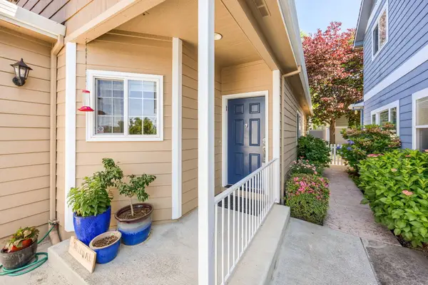 2096 Creek Drive, Ashland, OR 97520