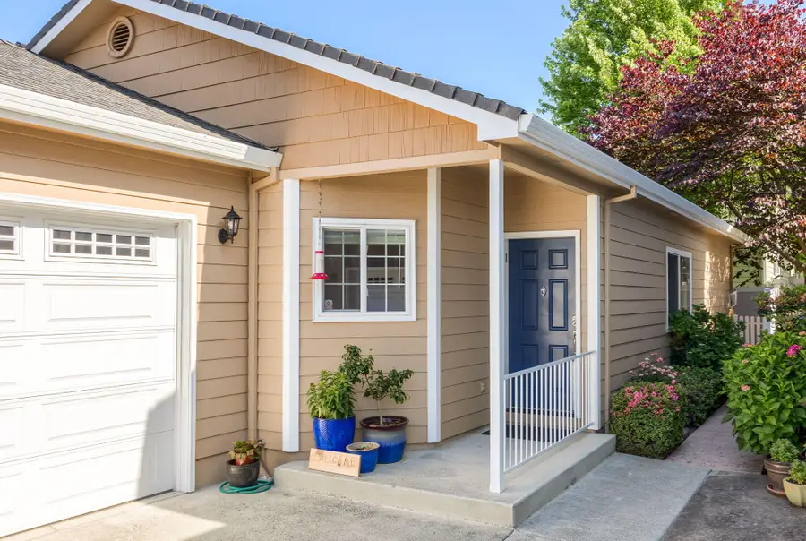 2096 Creek Drive, Ashland, OR 97520 - Image #3