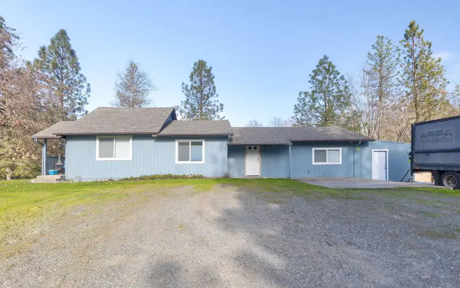 5001 Azalea Drive, Grants Pass, OR 97526 - Image #2