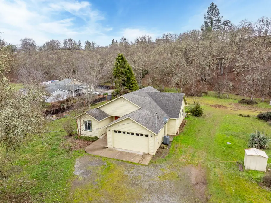 1910 Carton Way, Grants Pass, OR 97526 - Image #2