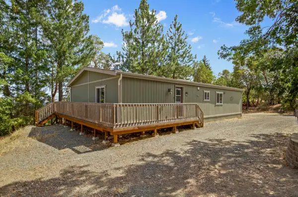 300 Arrowhead Pass, Jacksonville, OR 97530