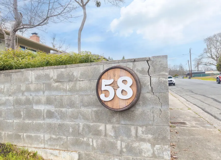 58 SW Western Avenue, Grants Pass, OR 97526 - Image #3