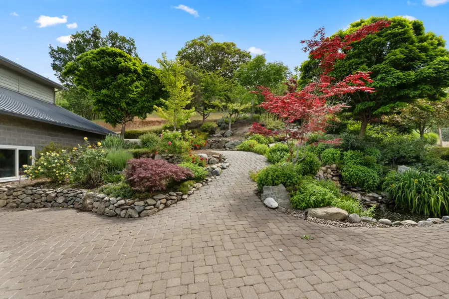 925 Galls Creek Road, Gold Hill, OR 97525 - Image #3