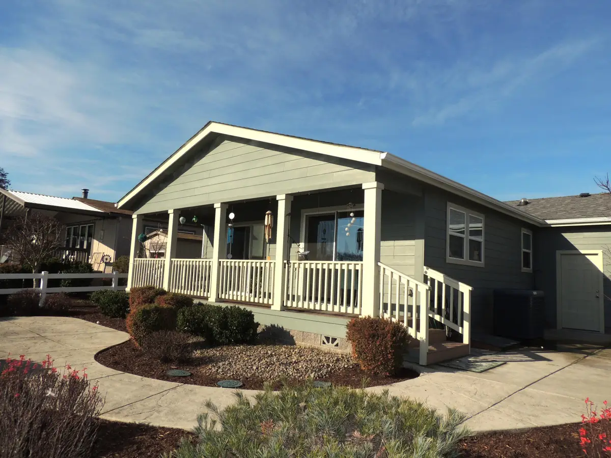 303 Kingsley Drive, Grants Pass, OR 97526 - Image #1