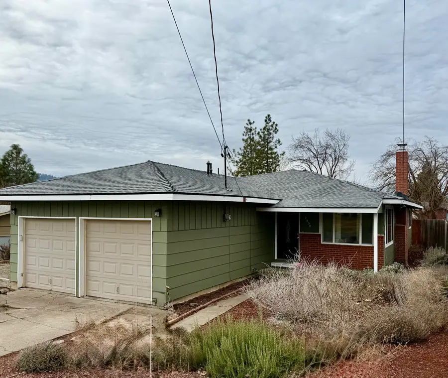 2430 Berkeley Street, Klamath Falls, OR 97601 - #2