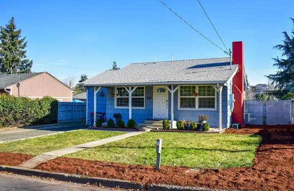 794 N Keene Way Drive, Medford, OR 97504