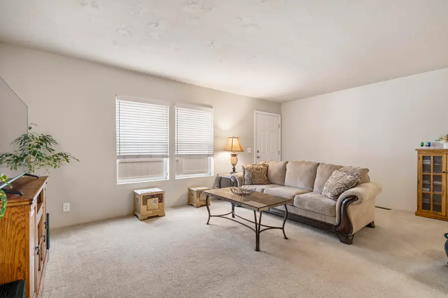 2395 SW Yarrow Creek Drive, Redmond, OR 97756 - Image #2