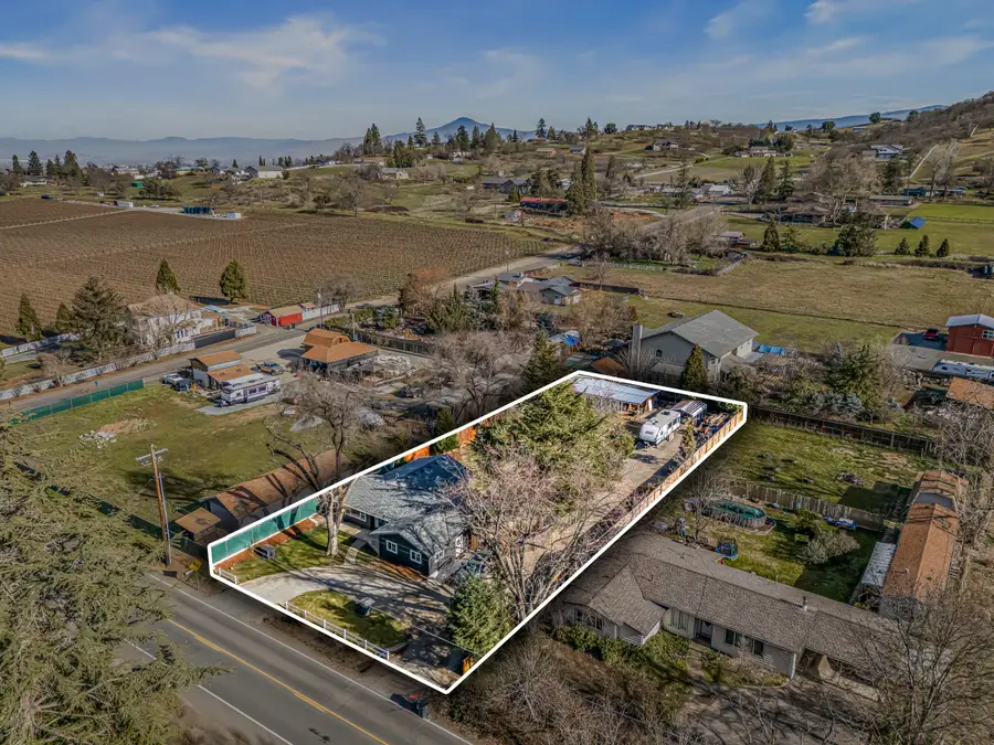 3065 Griffin Creek Road, Medford, OR 97501 - #2