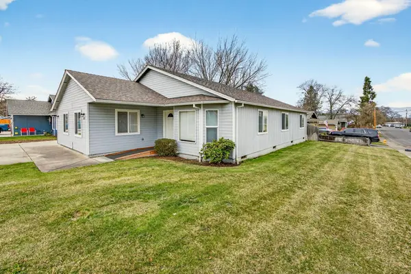 1035 N Keene Way Drive, Medford, OR 97504