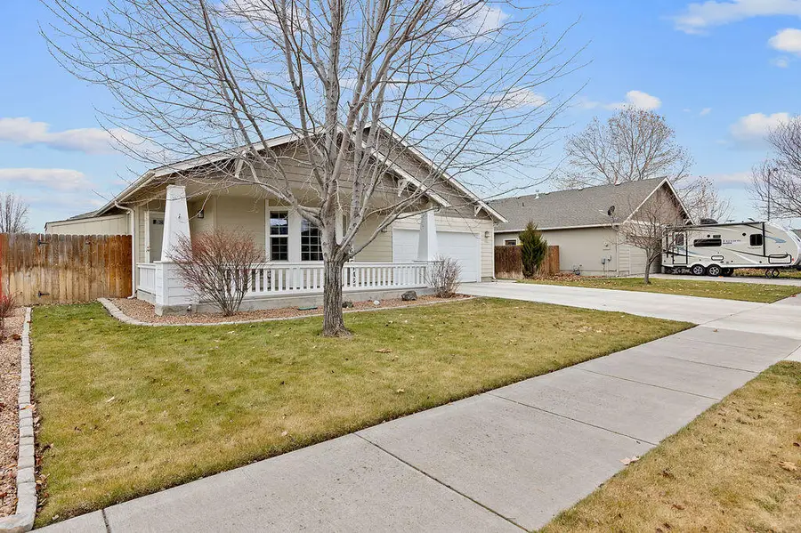 736 NE Sandstone Court, Prineville, OR 97754 - #3