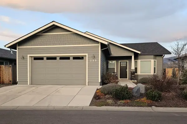 288 Oak Valley Drive, Talent, OR 97540