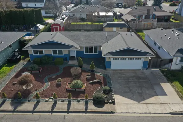 736 Hemlock Avenue, Central Point, OR 97502