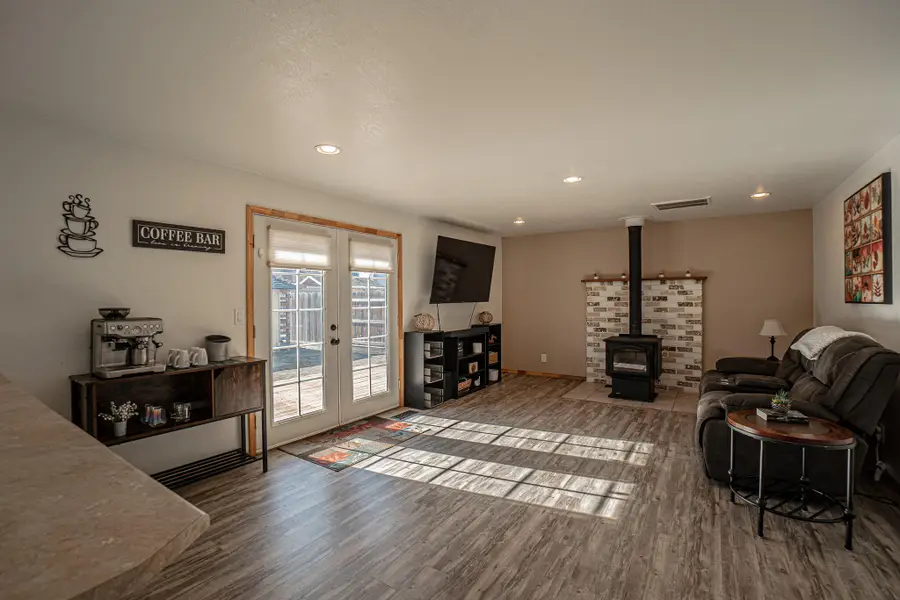 736 Hemlock Avenue, Central Point, OR 97502 - Image #3