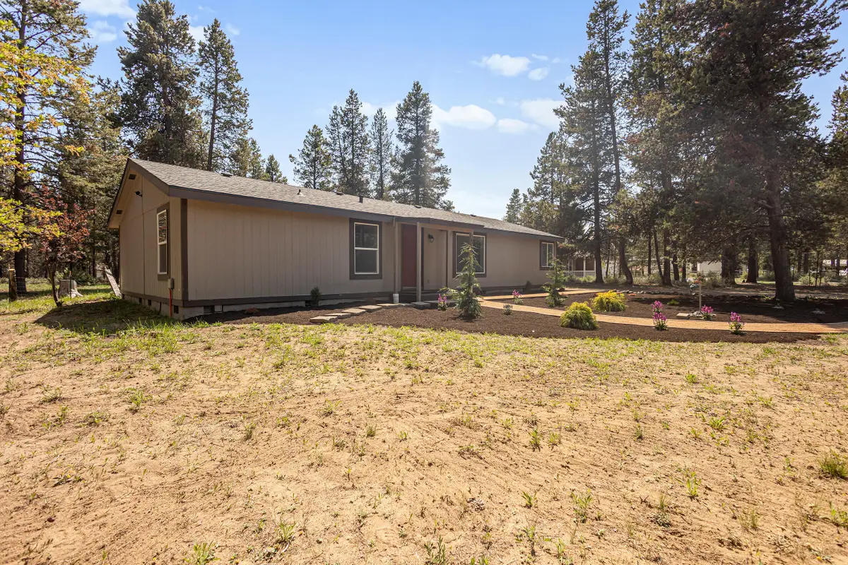 16093 Blackfeather Lane, La Pine, OR 97739 - Image #1
