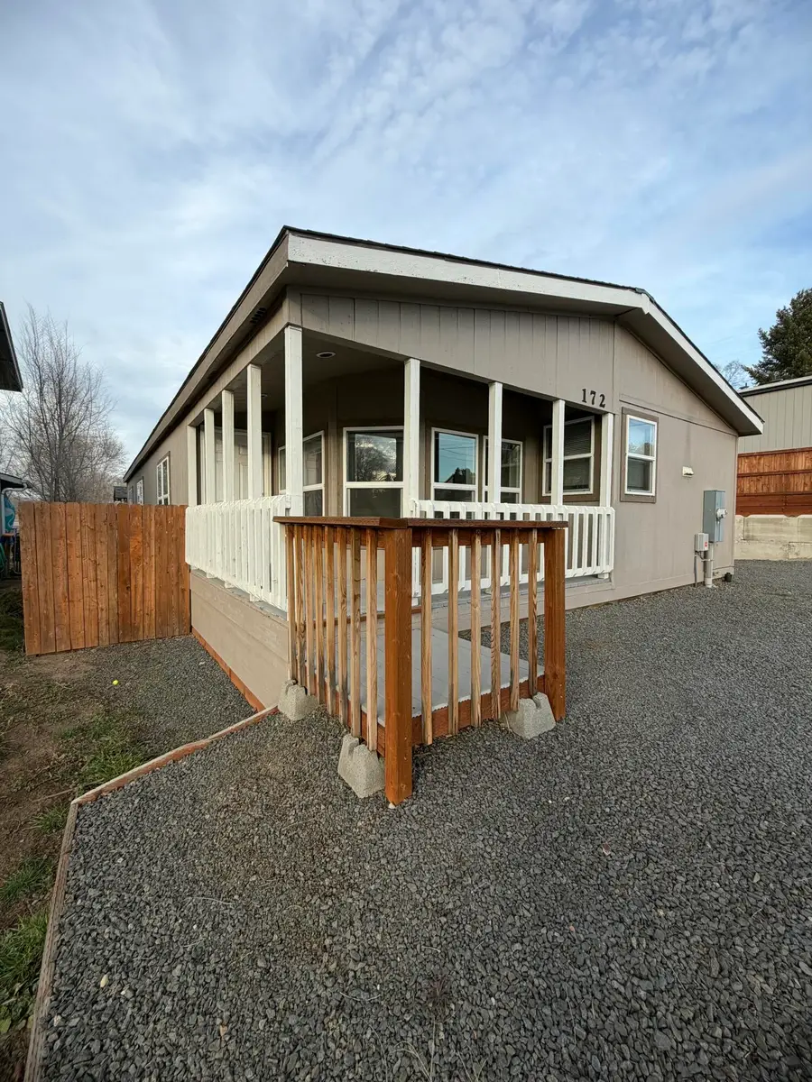 172 SW I Street, Madras, OR 97741 - Image #2