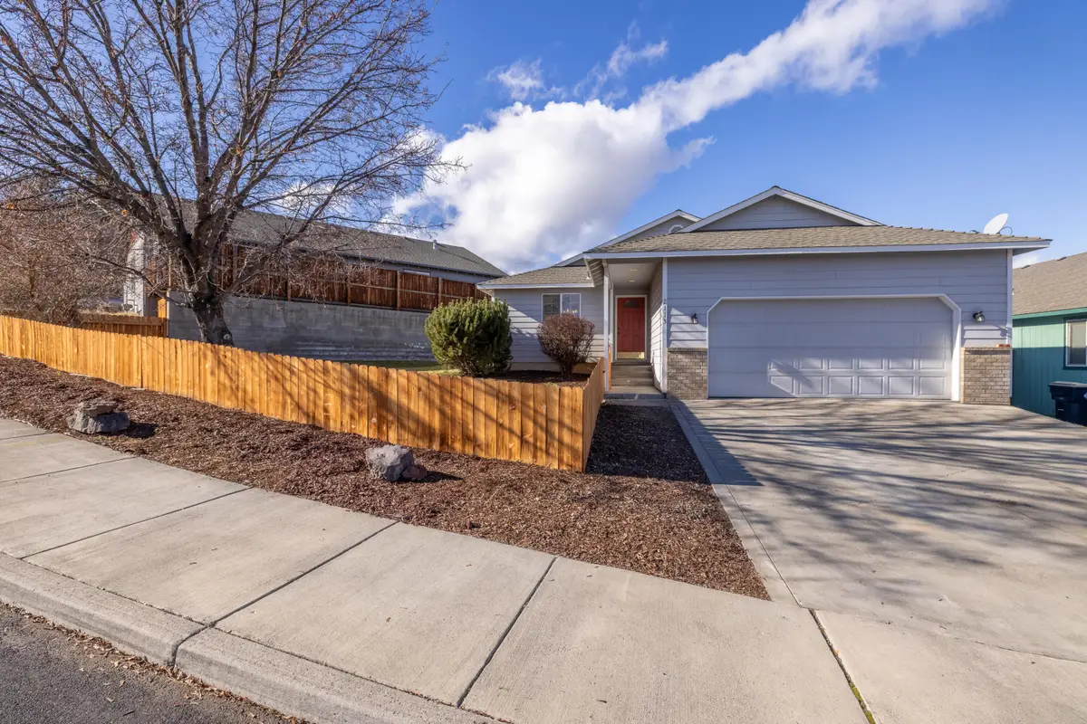 2113 SW 35th Place, Redmond, OR 97756 - Image #1