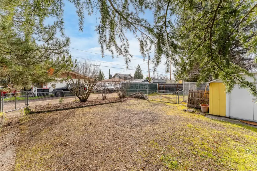 220 S 3rd Street, Central Point, OR 97502 - Image #3