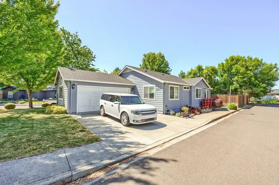 2427 Granite Court, White City, OR 97503 - #2