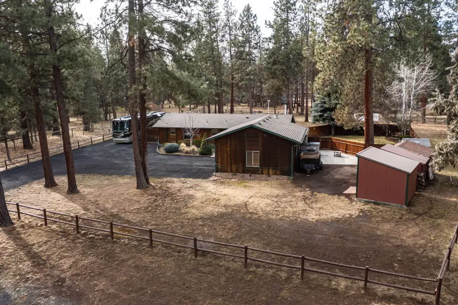 15689 Paddock Green, Sisters, OR 97759 - #2