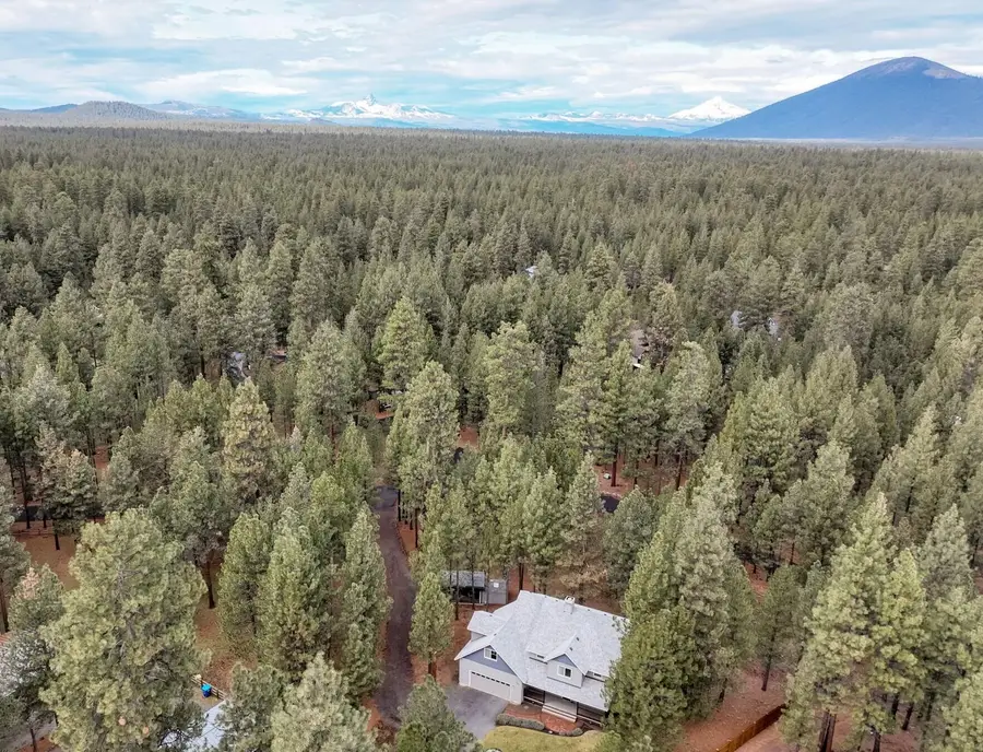 14450 Mountain View Loop, Sisters, OR 97759 - #3