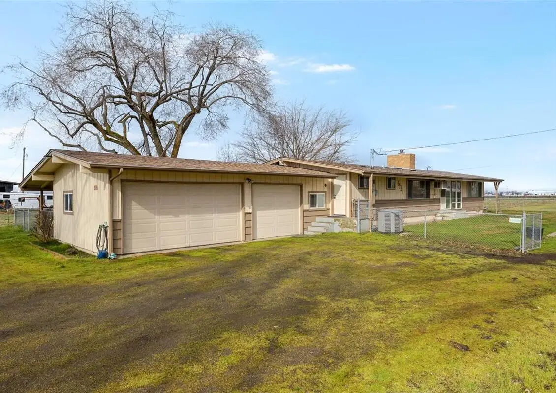 6131 Crater Lake Highway, Central Point, OR 97502 - #1