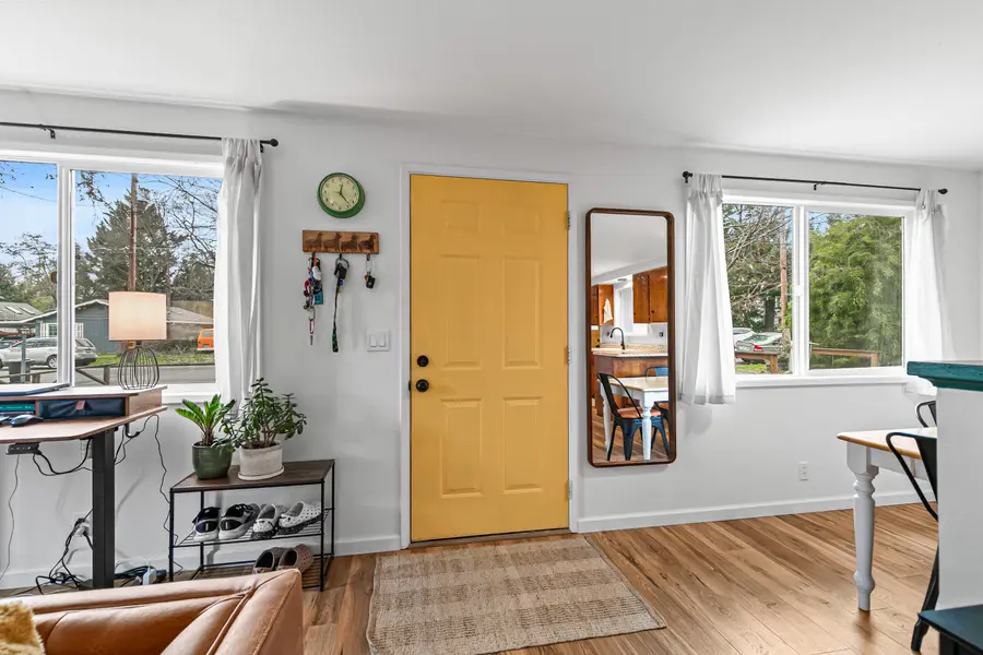 1035 NW Conklin Avenue, Grants Pass, OR 97526 - Image #2