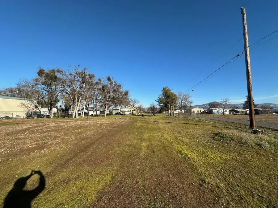 5303 Table Rock Road, Central Point, OR 97502 - #3