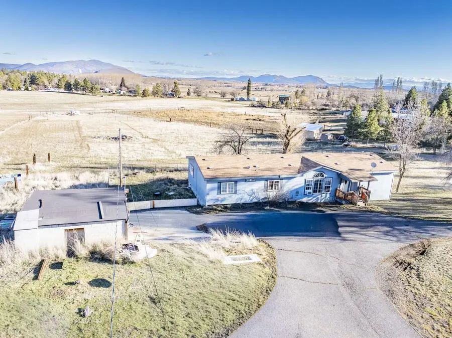 5309 Blue Mountain Drive, Klamath Falls, OR 97601 - #2